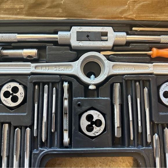 Two Tap and Die Sets – Metric & SAE – Complete & Partial – Thread Cutting Tools - Picture 6 of 9